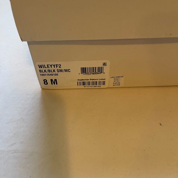 Style & Co Woman’s ankle booties. Size 8M - Picture 3 of 7